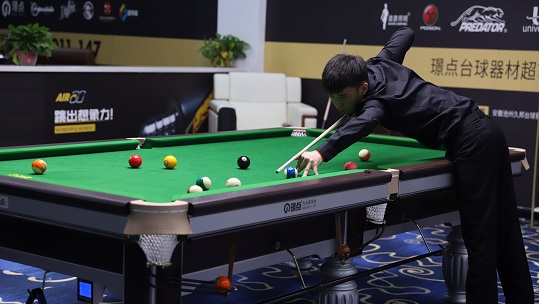 表现也时而 表现也时而